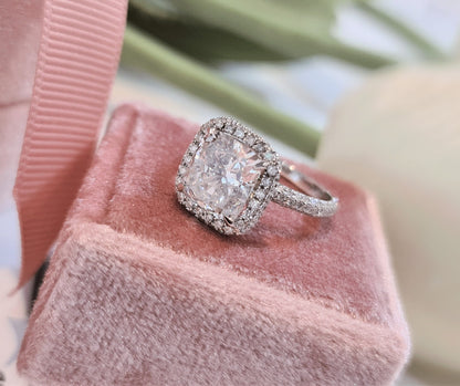 3.0 CT Cushion Halo CVD G/VS1 Diamond Engagement Ring